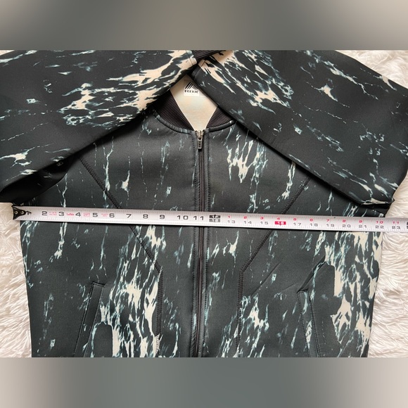 Women’s RBX Activewear Bomber Jacket Women’s Size XL  Black Blue & White Marble - Picture 2 of 16